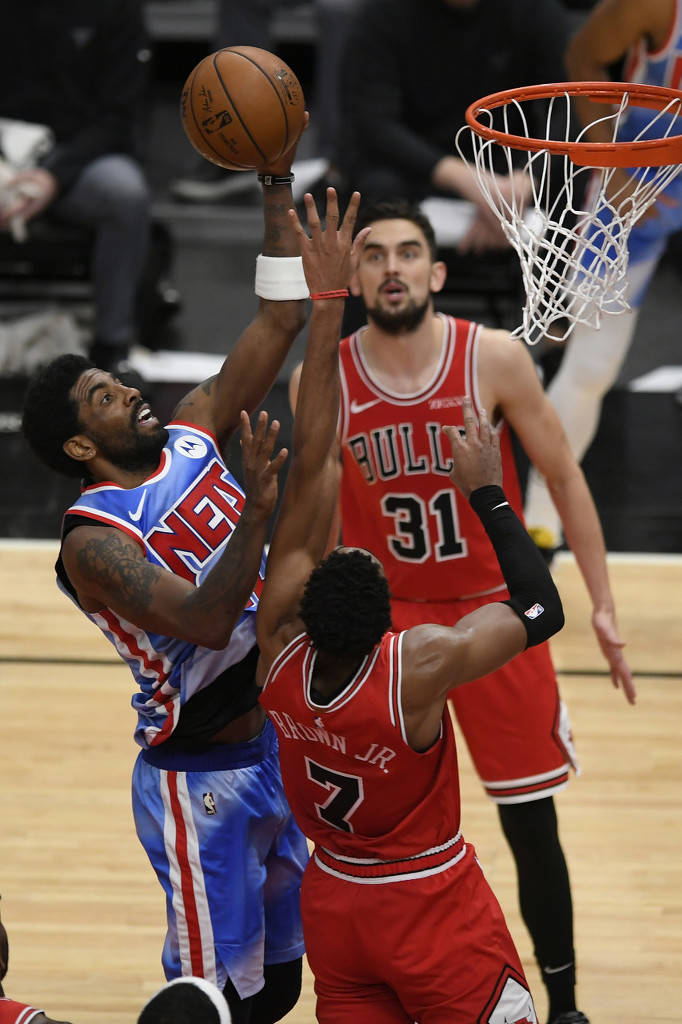 公牛碾压江苏队,欧文高光表现 公牛碾压江苏队,欧文高光表现