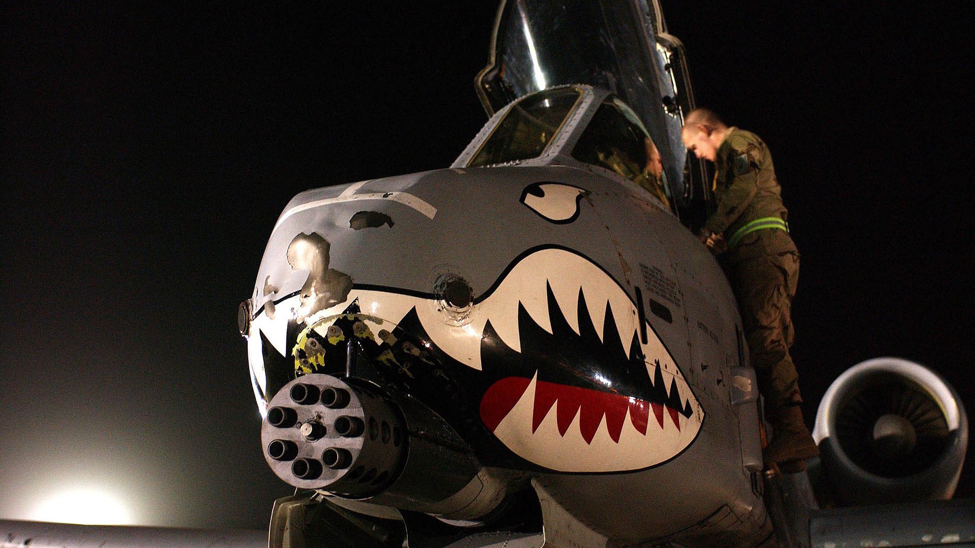 当安菲尔德吹响争冠号角，斯台普斯上演逆转绝杀—这个凌晨，体育心脏为双城跳动